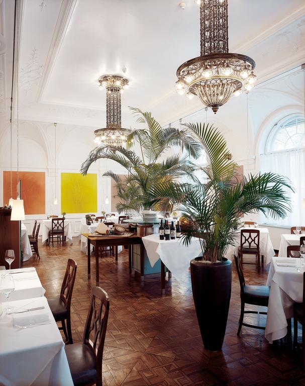 Hotel Greif, A Member Of Design Hotels Больцано Екстер'єр фото