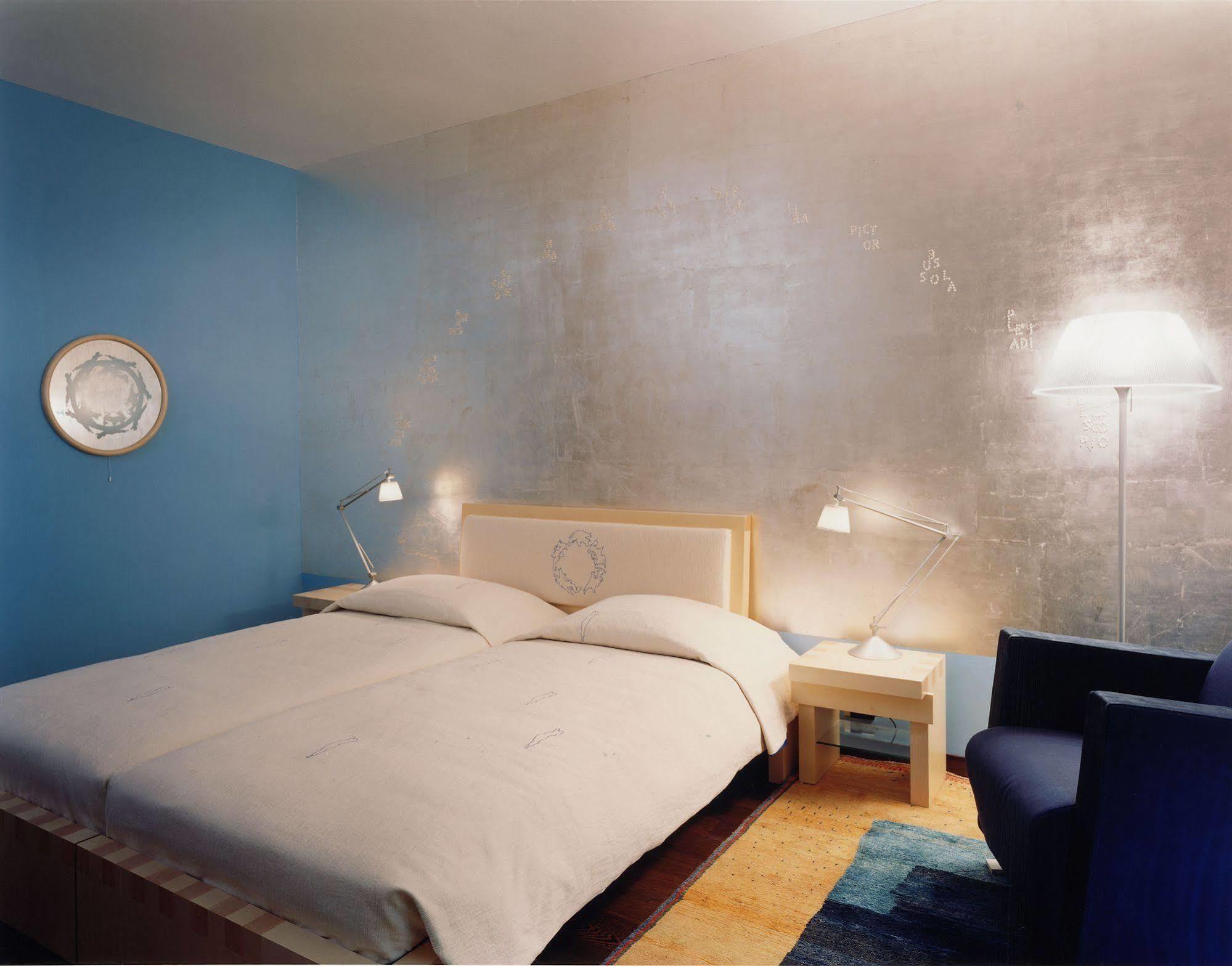 Hotel Greif, A Member Of Design Hotels Больцано Номер фото