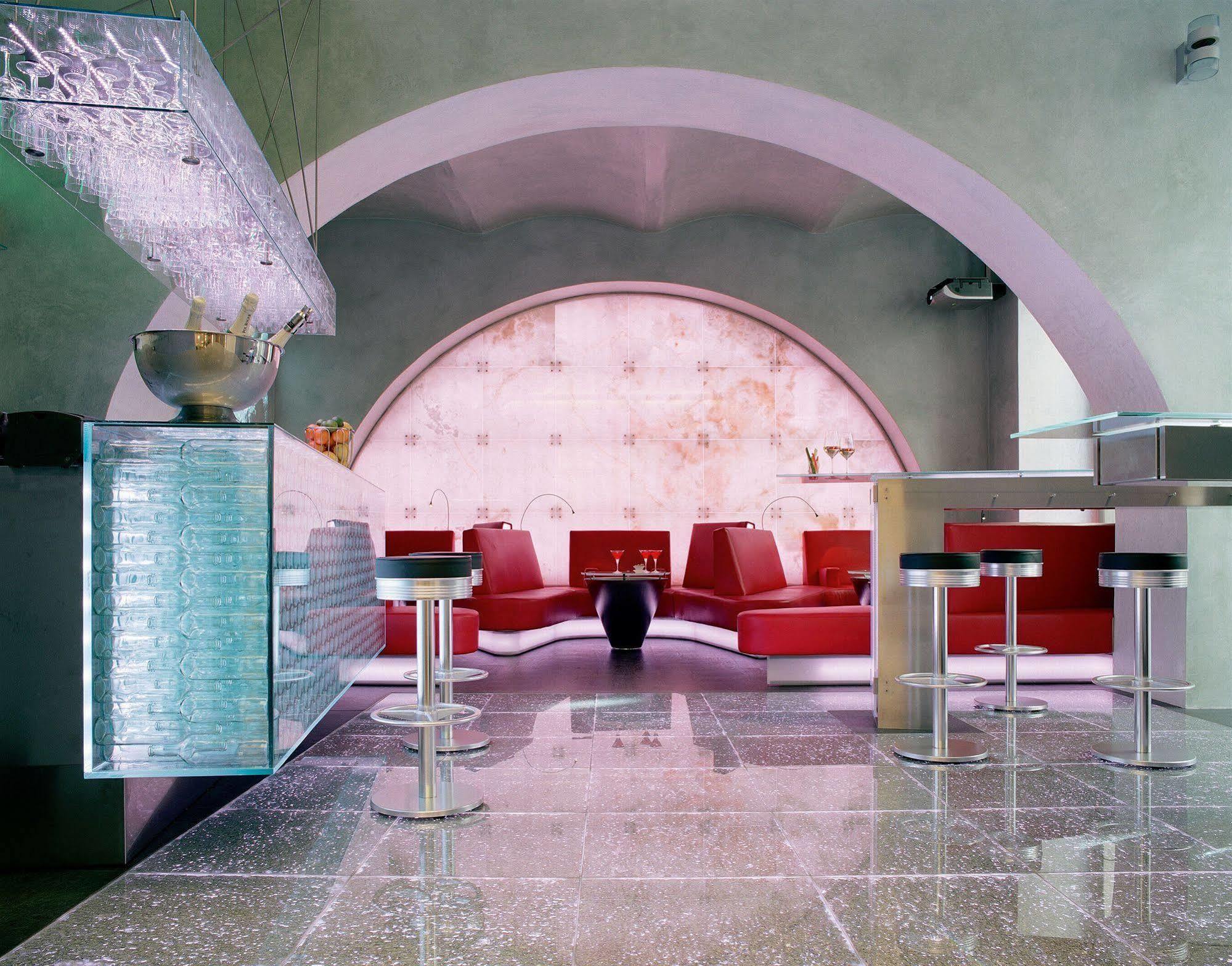Hotel Greif, A Member Of Design Hotels Больцано Екстер'єр фото